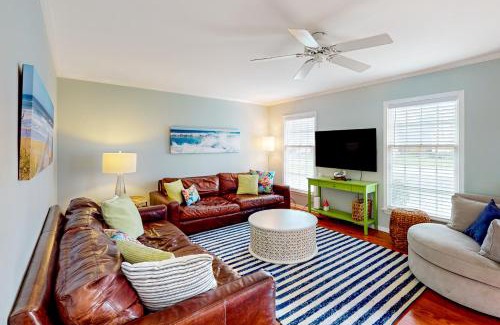 Maplewood House | Maplewood - 31 Radcliffe Dr