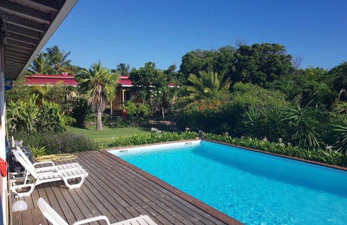 Le Moule House | - Mapou Bungalow -