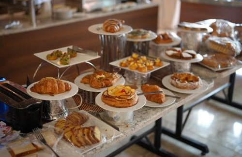 Qasr an-Nil Hotel | Mar Charbel Hotel Cairo