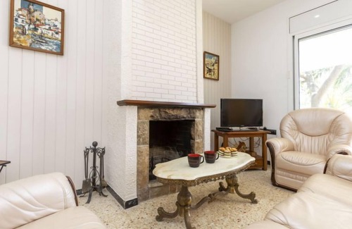 Alcanar House | Mar y Montaña by Interhome