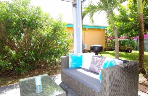 Saint-Francois Apartment | MARACUDJA beautiful renovated studio and 2 steps from the beach