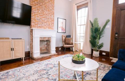 Seventh Ward House | Marais Gem - Monthly 1BR Rental