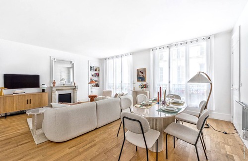 Arts-et-Metiers Apartment | Marais - Montmorency 2bdr by B'Your Home
