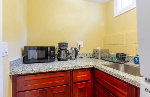 Northside Apartment | @ Marbella Lane - 2BR Cozy LwrLvl in DTWN SJ