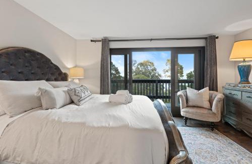 Brisbane House | Marbella Lane - 3BR Penthouse Executive Suite, SFO, Parking