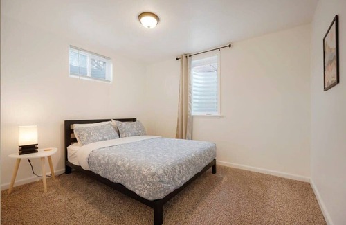 Northglenn House | @ Marbella Lane - 4BR Cozy & Comfy | Northglenn