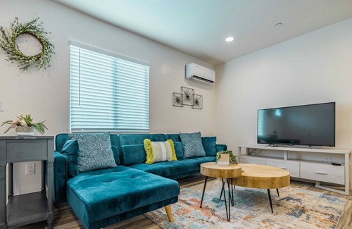 San Gabriel Valley House | @ Marbella Lane - Cozy 7BR Property Near Claremont