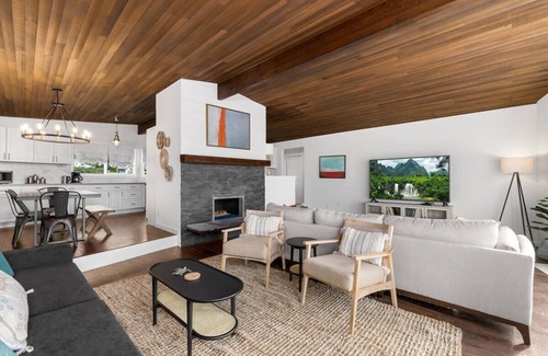 Oak Harbor House | @ Marbella Lane - Seas the Bay sanctuary