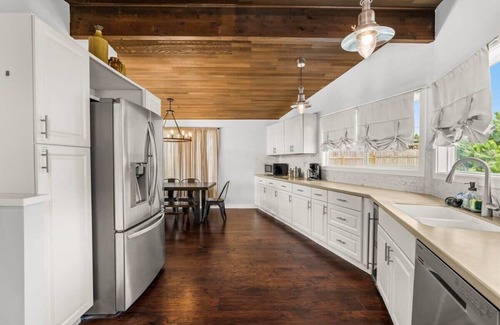Oak Harbor Cottage | @ Marbella Lane - Seas the Bay Sanctuary
