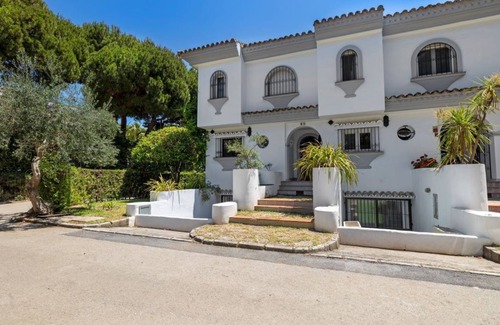 Cabopino House | Marbella with Sea View, Shared Pool - 5 Bedrooms
