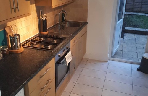 Tooting House | Marble Apartments Broadway Two