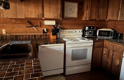 Denver Condo | March/April Spring special: sleeps 4 with boat dock on TN River/KY Lake