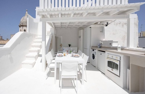 Centro Storico Apartment | Marchesa – Two-Bedroom Suite with Panoramic Terrace in the Historic Center