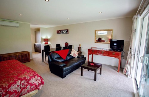 Hanmer Springs Bed & Breakfast | Marchmont Gardens