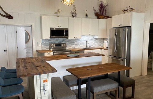 George Town House | Marco Polo Exuma Beachfront with Private Pool