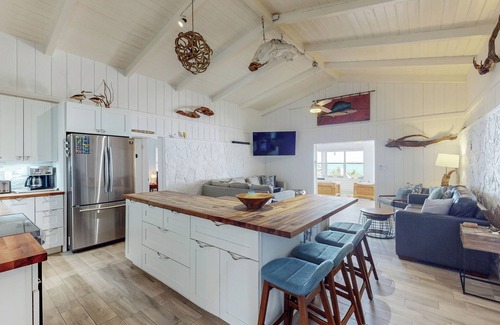 George Town House | Marco Polo Exuma Beachfront with Private Pool