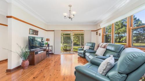 Gloucester House | Margarets Place - Character Filled Cottage In Heart Of Gloucester