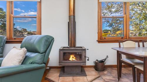 Gloucester House | Margarets Place - Character Filled Cottage In Heart Of Gloucester