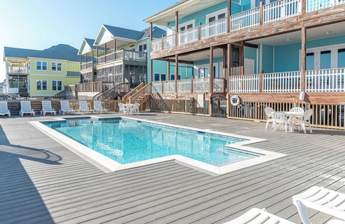 Southpointe House | Margarittaville West. Professionally decorated, Gulf front, 6 BR 4 BA.