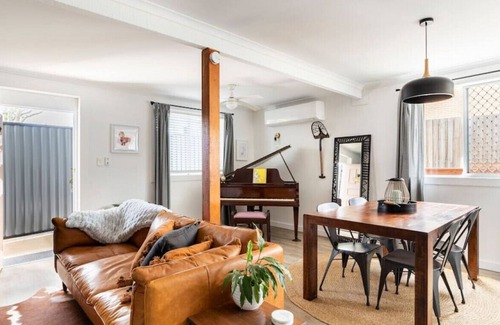 Margate Apartment | Margate - Airbnb · Contemporary Escape | Pet Friendly | Spacious Apt