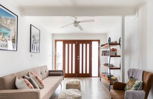 Margate Apartment | Margate - Airbnb · Contemporary Escape | Pet Friendly | Spacious Apt