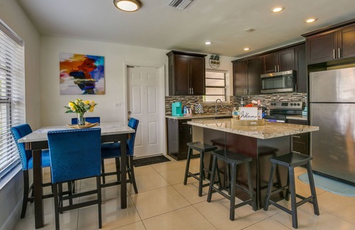 Margate House | Margate Home w/Hot Tub & Putting Green!