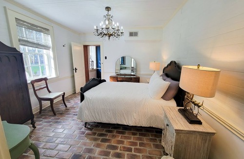 St. Gabriel Bed & Breakfast | Marguerite Bed and Breakfast