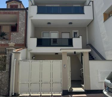 Santa Teresa di Riva Apartment | Maria apartment