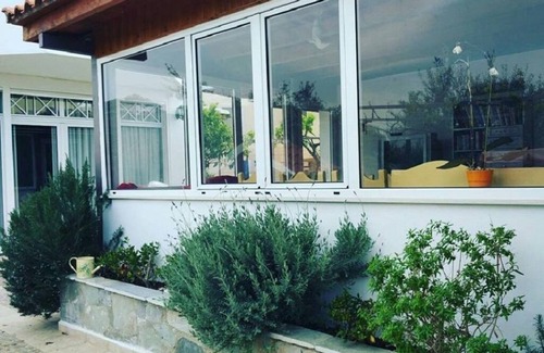 Pigianos Kampos Apartment | Maria's Cozy Nest