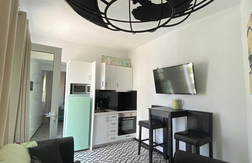 Adelianos Kampos Apartment | Maria's doolhouse