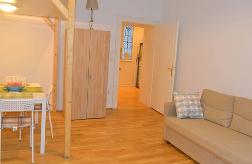 Funfhaus Apartment | Mariahilferstrasse near