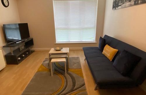Bedford Apartment | Marie’s Serviced Apartment E, 2bedroom City Stay with River View