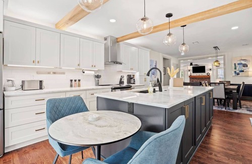 Marietta House | Marietta Square Suites - Big Home|Pool|Fire Pit