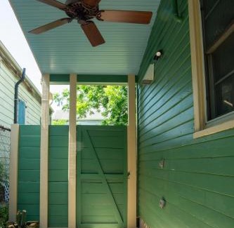 Faubourg Marigny Apartment | Marigny Cottage steps from Frenchmen St
