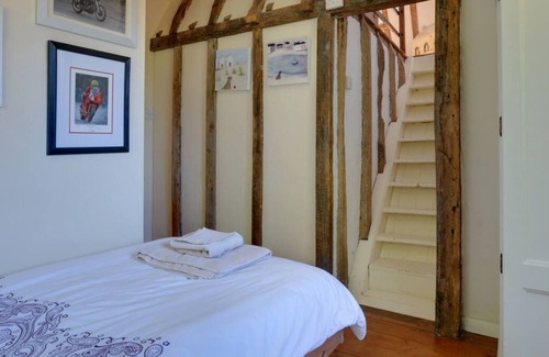 Rolvenden House | Marigold Cottage in the beautiful Cranbrook