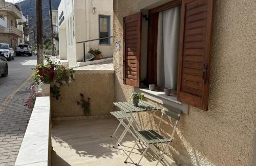 Myrtos House | Mariliana Apartments Just 15 Steps from the Libyan Sea