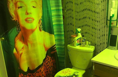 Regina House | Marilyn Monroe Bungalo/w Shuttle Van pick up