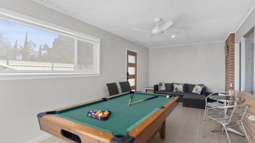Coffs Harbour House | Marilyn's - Budget family friendly, walk to beach