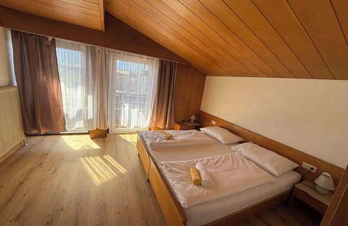 Schuttdorf Hotel | Marina Alpen Haus