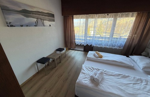 Schuttdorf Hotel | Marina Alpen Haus