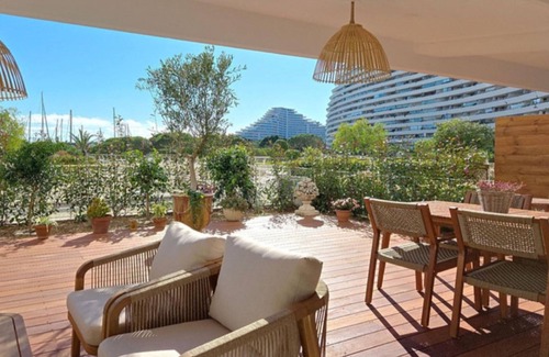 Villeneuve Loubet Beach Apartment | Marina Baie Des Anges. between Nice and Antibes Air conditioning and private parking