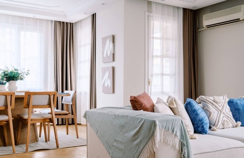 Fenerbahce Apartment | Marina Close Duplex with Patio, 5 min to Sea View