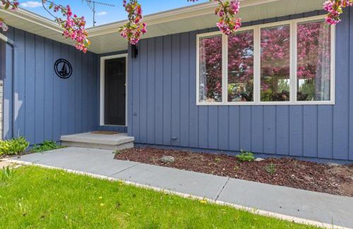 Baileys Harbor House | Marina Cottage by Simple Life Rentals