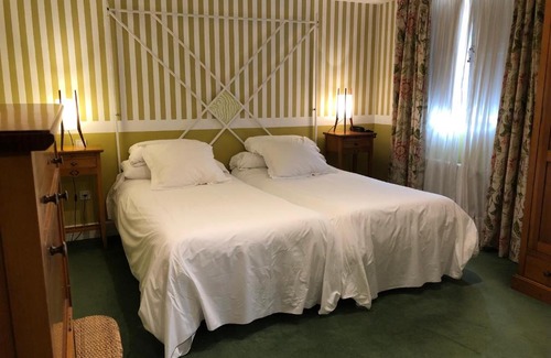 Comillas City Center Hotel | Marina de Campios