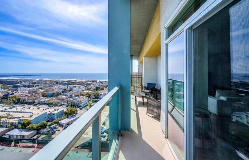 Marina del Rey Apartment | Marina Life: Smell the Sea, Feel the Breeze
