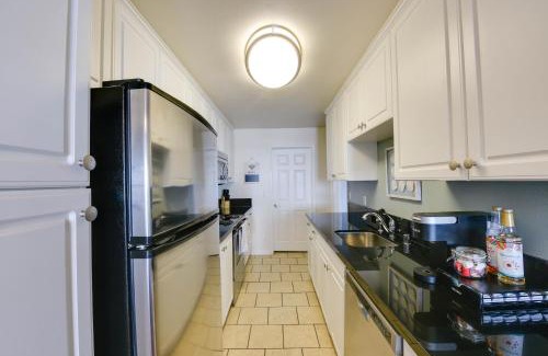 Marina del Rey Apartment | Marina Life: Smell the Sea, Feel the Breeze