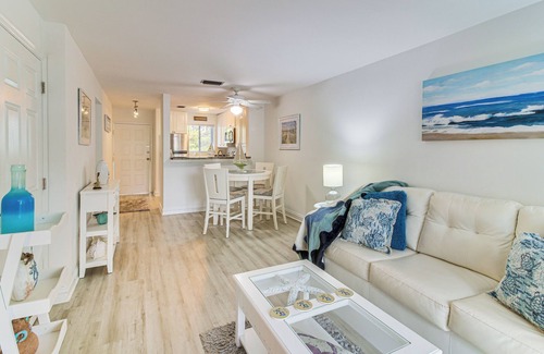 Rock Harbor Condo | Marina + Pool Access On-Site: Key Largo Escape
