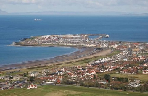 Troon Apartment | Marina View, lovely upper 3 bedroom apartment