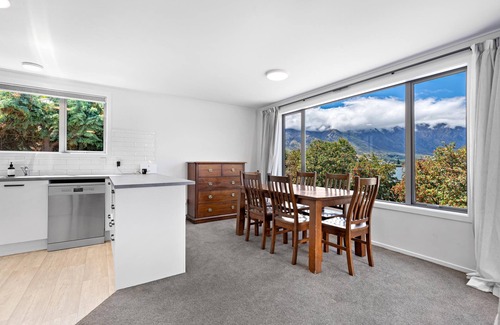 Frankton Apartment | Marina Views 2 Bedroom Home with Sunny Balcony