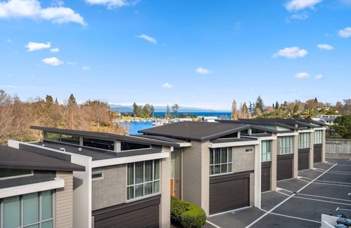 Taupo House | Marina Views - Watermark Apartment